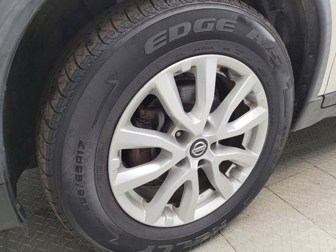 Used 2018 Nissan Rogue SV w/ Premium Package AWD/4WD image 31