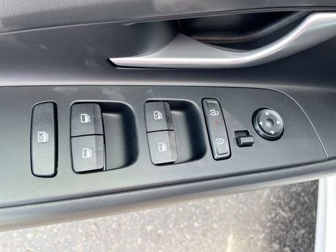 Used 2025 Hyundai Elantra Blue image 40