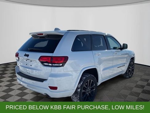 Used 2022 Jeep Grand Cherokee Laredo X image 7
