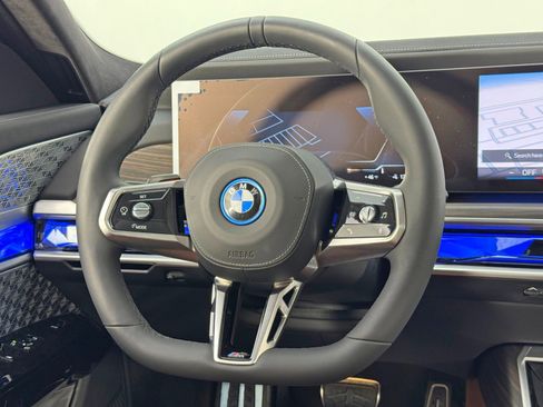 Used 2023 BMW i7 xDrive60 w/ Executive Package 2 image 23