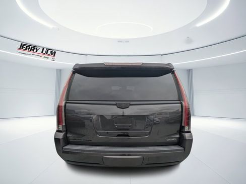 Used 2016 Cadillac Escalade Premium image 4