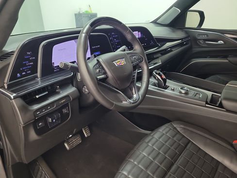 Used 2024 Cadillac Escalade V w/ LPO, ONYX Package AWD/4WD image 27