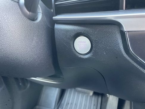 Certified 2024 Kia Sorento S w/ Panoramic Sunroof Package AWD/4WD image 27