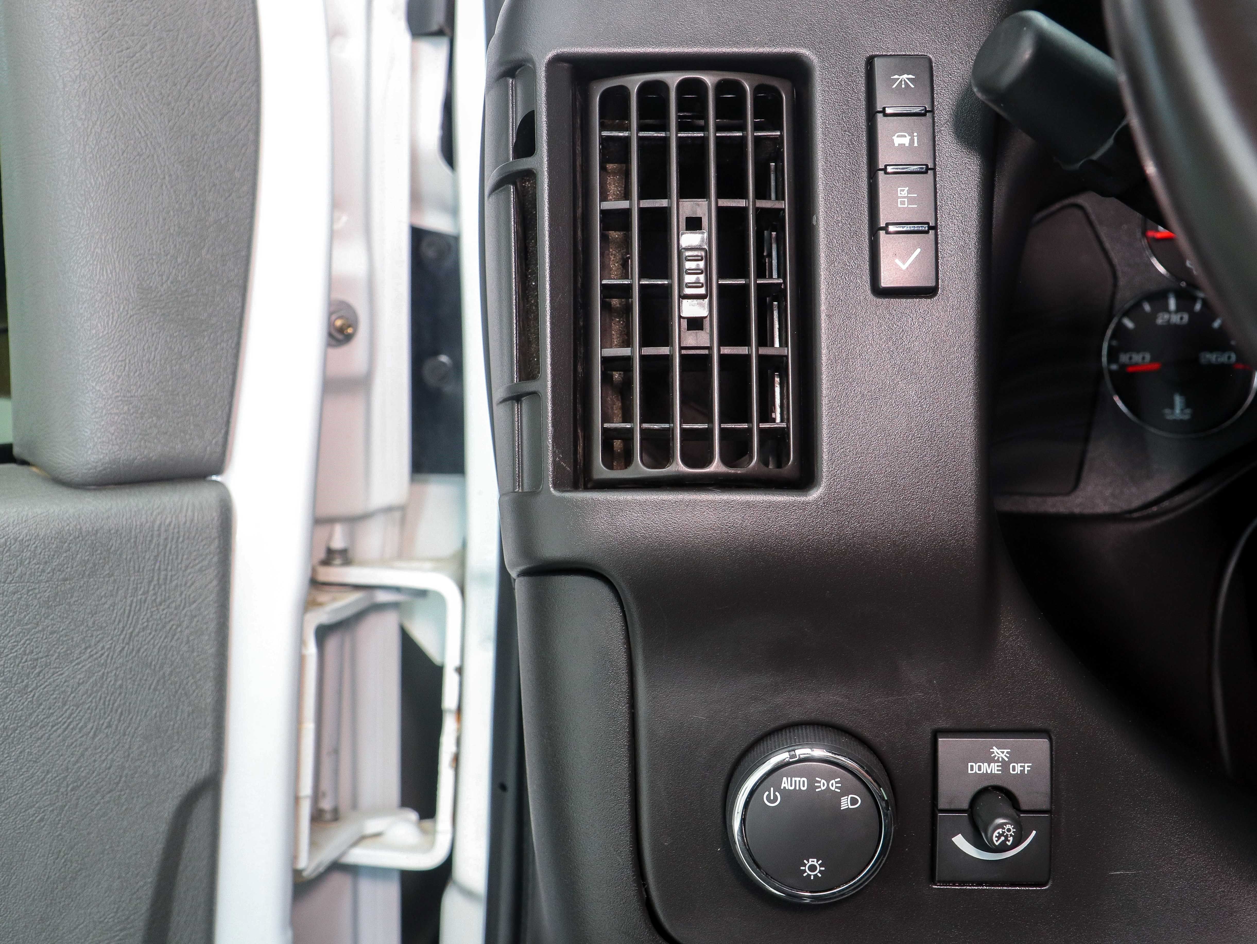 Used 2023 GMC Savana 3500 LS w/ Chrome Appearance Package RWD image 19
