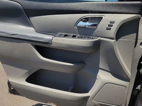 Used 2016 Honda Odyssey Touring Elite image 19