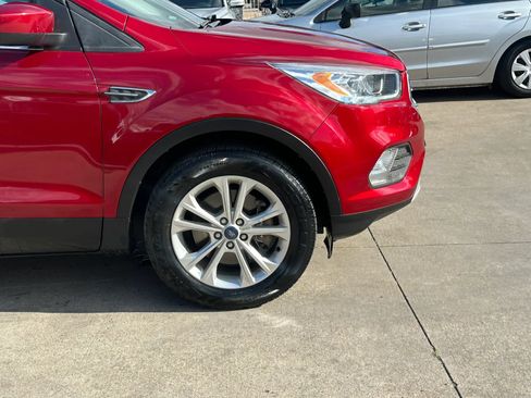 Used 2018 Ford Escape SEL w/ Ford Safe & Smart Package AWD/4WD image 3