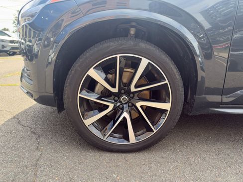 Certified 2022 Volvo XC90 T6 Momentum w/ Advanced Package image 11