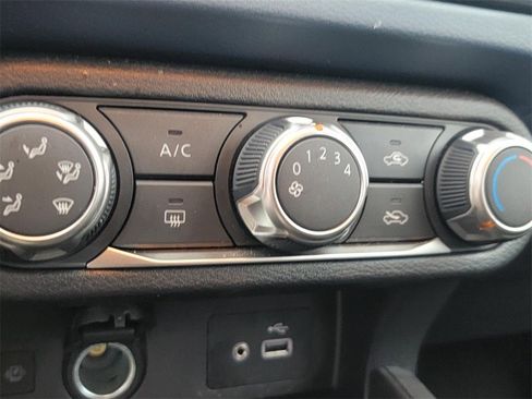 Certified 2025 Nissan Versa SV w/ Trunk Package image 19