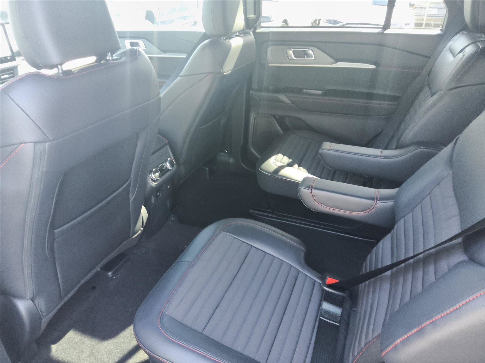 New 2027 Ford Explorer ST-Line RWD image 17