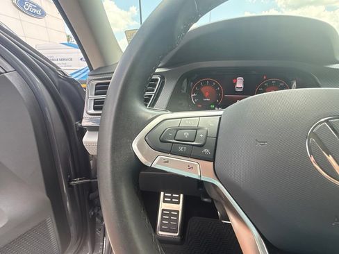 Used 2025 Volkswagen Atlas Peak Edition SE AWD/4WD image 18
