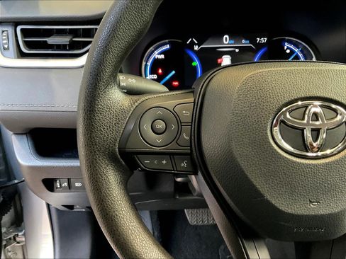 Used 2025 Toyota RAV4 XLE AWD/4WD image 11