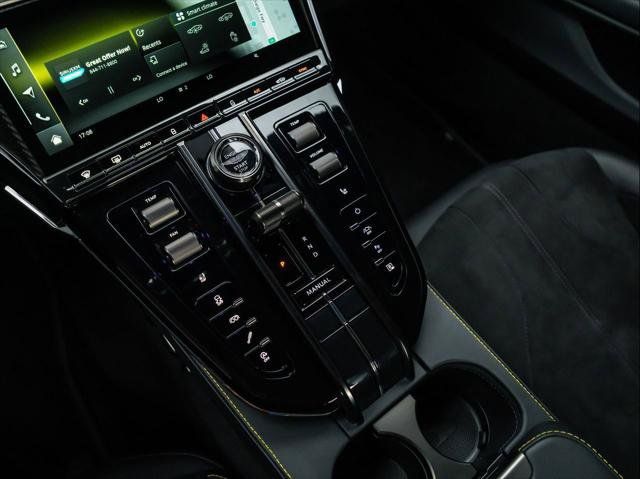 Used 2025 Aston Martin V8 Vantage Coupe RWD image 9