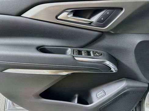 New 2026 Chevrolet Traverse LT w/ Midnight/Sport Edition FWD image 18