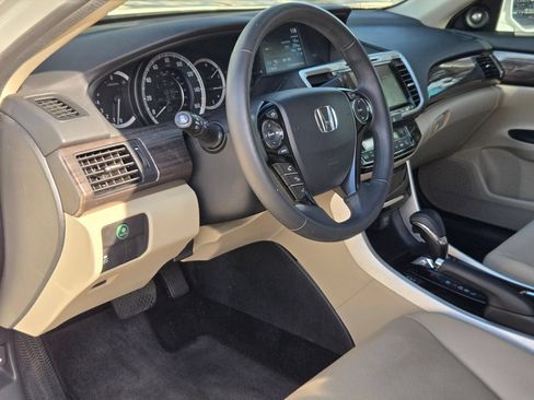Used 2017 Honda Accord EX-L image 12
