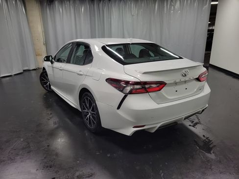 Used 2023 Toyota Camry SE FWD image 6