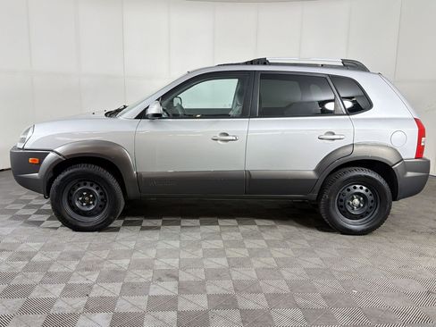 Used 2005 Hyundai Tucson LX FWD image 2