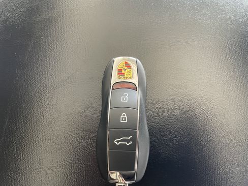 Certified 2023 Porsche Macan Turbo AWD/4WD image 25