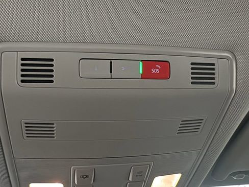 Used 2024 Volkswagen Jetta SE image 28