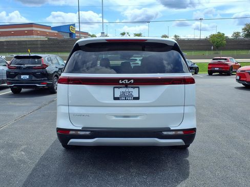 Used 2024 Kia Carnival LX FWD image 27