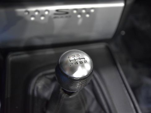 Used 2004 Honda S2000 image 28