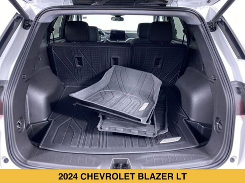 Certified 2024 Chevrolet Blazer LT w/ Convenience Package FWD image 25