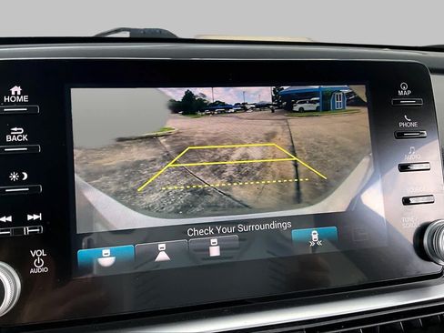 Used 2018 Honda Accord Touring image 27