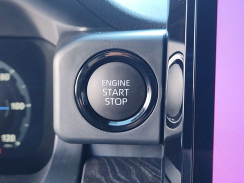 Used 2025 Toyota Tacoma Limited image 24