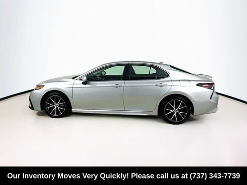Used 2021 Toyota Camry SE FWD image 4