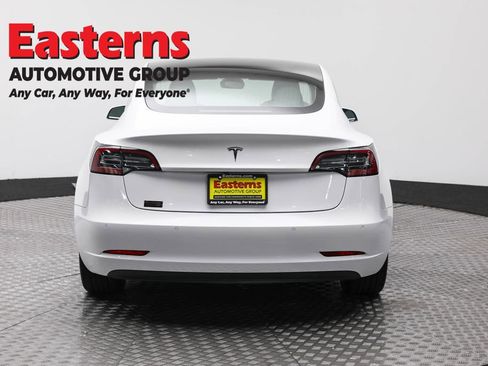 Used 2019 Tesla Model 3 Standard Range image 6