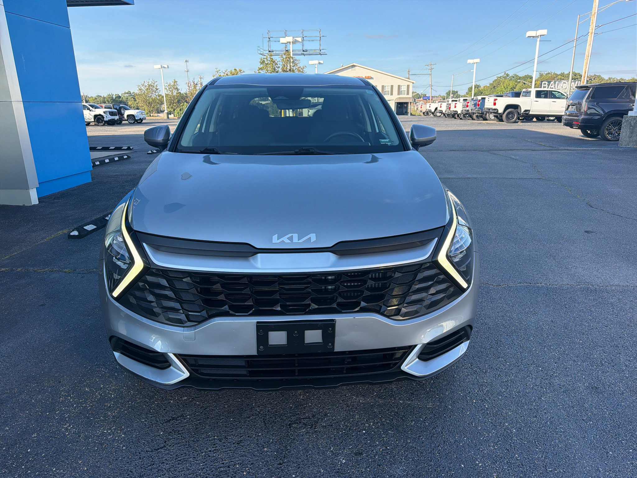 Used 2023 Kia Sportage LX AWD/4WD image 2