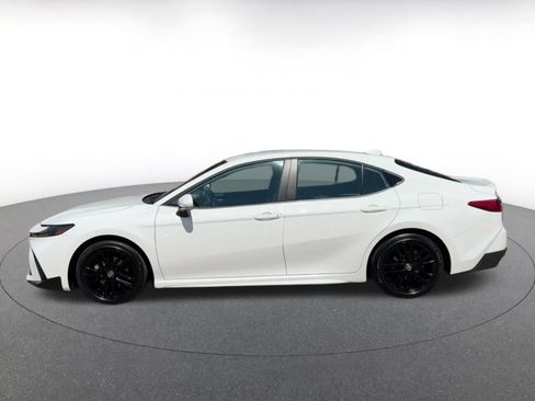Used 2026 Toyota Camry SE FWD image 7