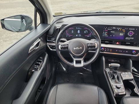 Used 2023 Kia Sportage EX image 19