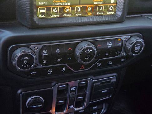Used 2020 Jeep Gladiator Rubicon AWD/4WD image 25