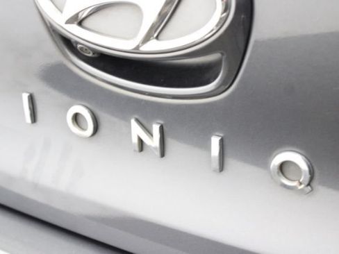 Used 2018 Hyundai Ioniq Plug-In Hybrid FWD image 9