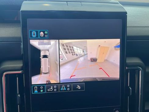 Used 2025 GMC Yukon XL Denali w/ Sun & Power Step Package AWD/4WD image 12