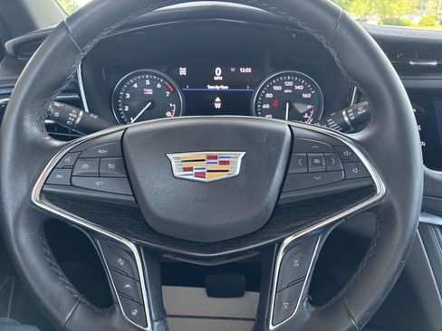 Used 2022 Cadillac XT5 Premium Luxury w/ Technology Package AWD/4WD image 22