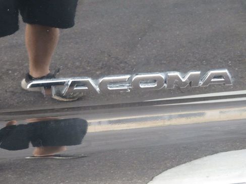 Used 2011 Toyota Tacoma PreRunner w/ TRD Off-Road Pkg w/JBL Audio image 14