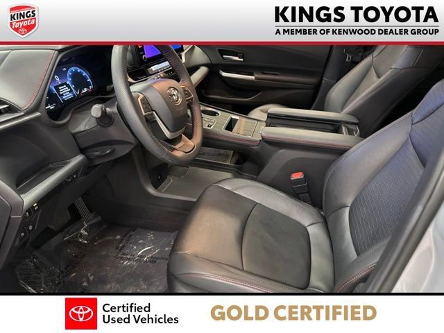 Used 2025 Toyota Sienna XSE AWD/4WD image 17