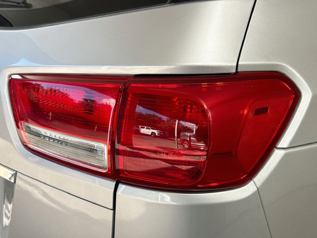 Used 2018 Kia Sedona L FWD image 30