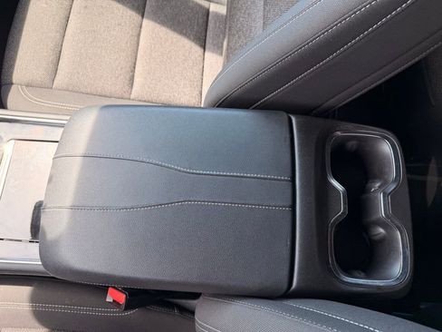 Used 2024 Chevrolet Traverse LT image 13