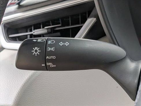 Used 2021 Toyota Corolla LE FWD image 9