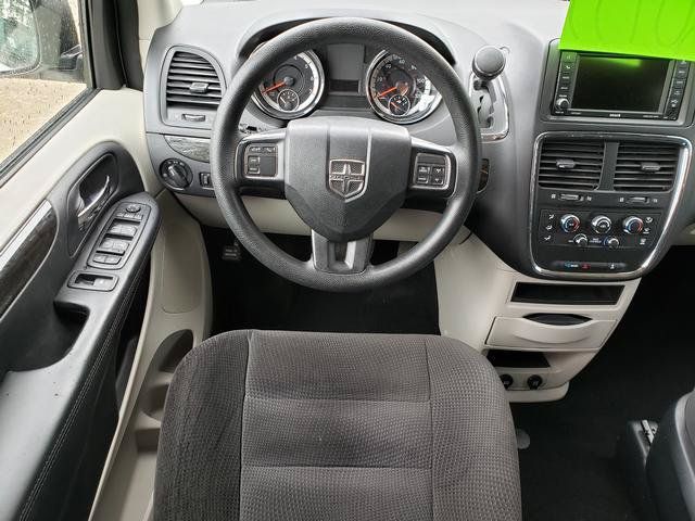 Used 2018 Dodge Grand Caravan SE w/ UConnect Hands-Free Group FWD image 15