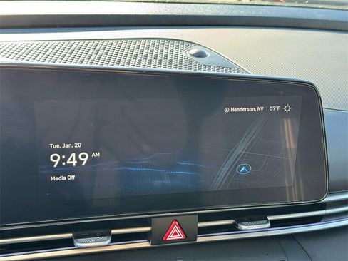 Used 2024 Hyundai Elantra Blue image 25