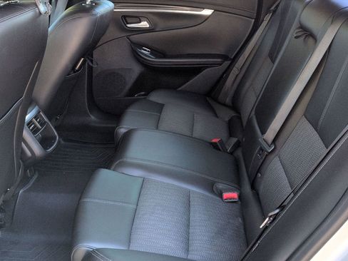 Used 2017 Chevrolet Impala LT image 22