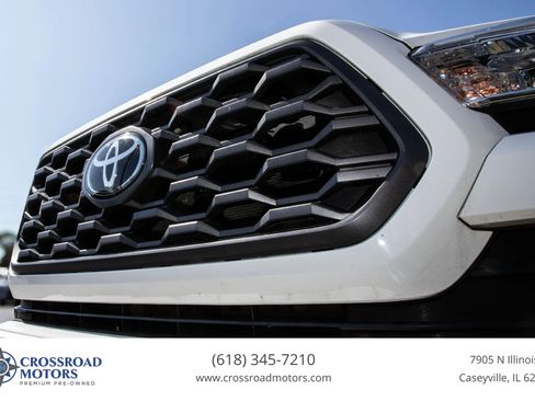 Used 2021 Toyota Tacoma TRD Sport AWD/4WD image 10