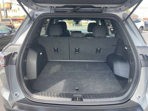 Used 2025 Chevrolet Equinox LT AWD/4WD image 14