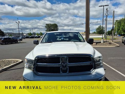 Used 2019 RAM 1500 Classic SLT AWD/4WD image 2