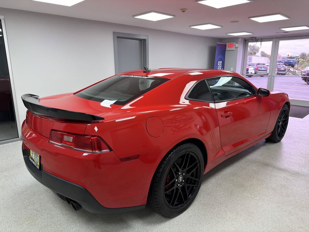 Used 2015 Chevrolet Camaro LT RWD image 3