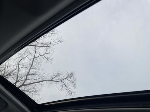 Used 2023 Toyota Camry SE image 20