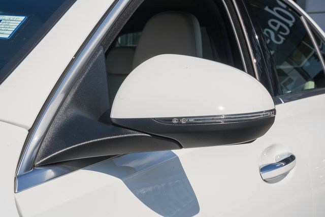 Used 2024 Mercedes-Benz C 300 4MATIC Sedan image 17